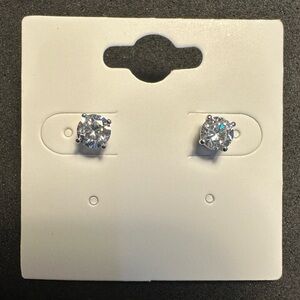 🎉 4/ $25 cubic zirconia studs